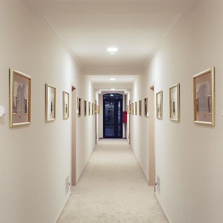 Familion Aparthotel Chişinǎu Buitenkant foto