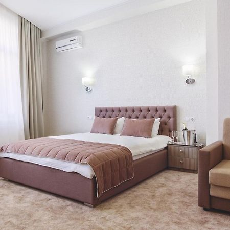 Familion Aparthotel Chişinǎu Buitenkant foto